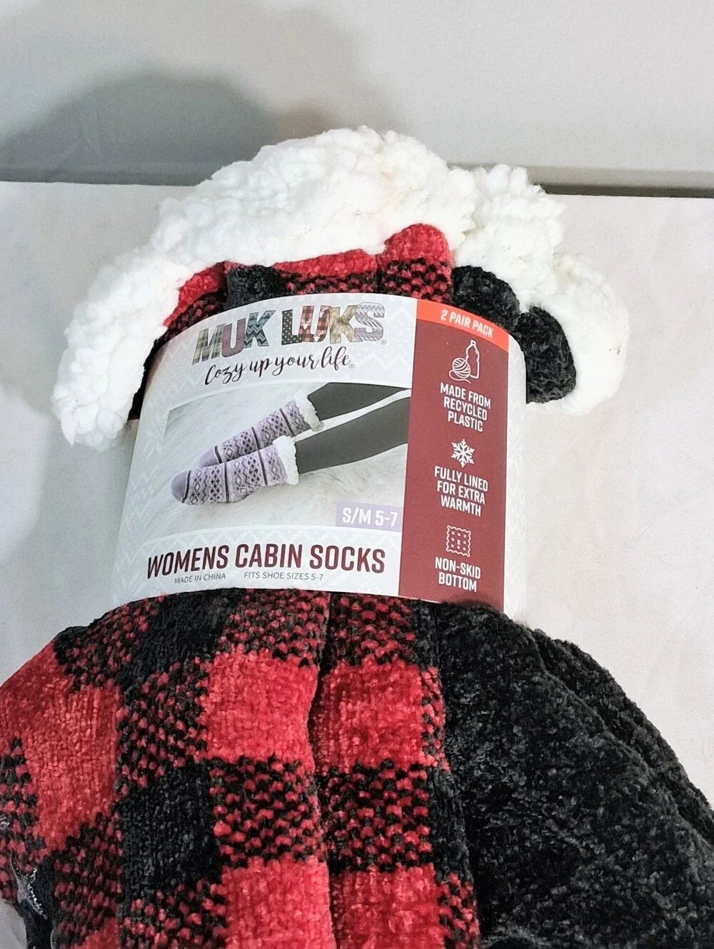 Women's Pack Of 2 Size 5-7 Black & Red And Black NWT Extra Warm Muk Luk Socks